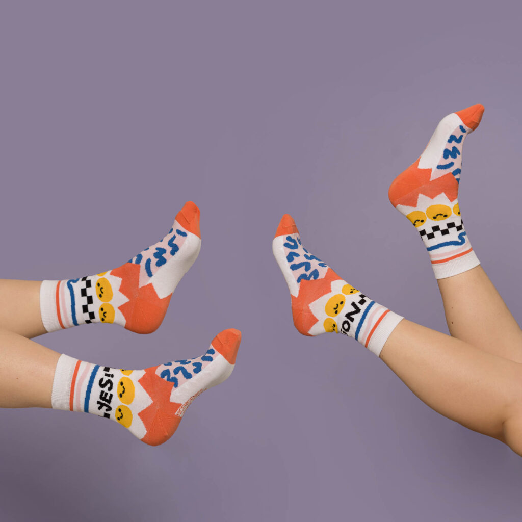 nice socks ARTIST edition - Lienke Raben red