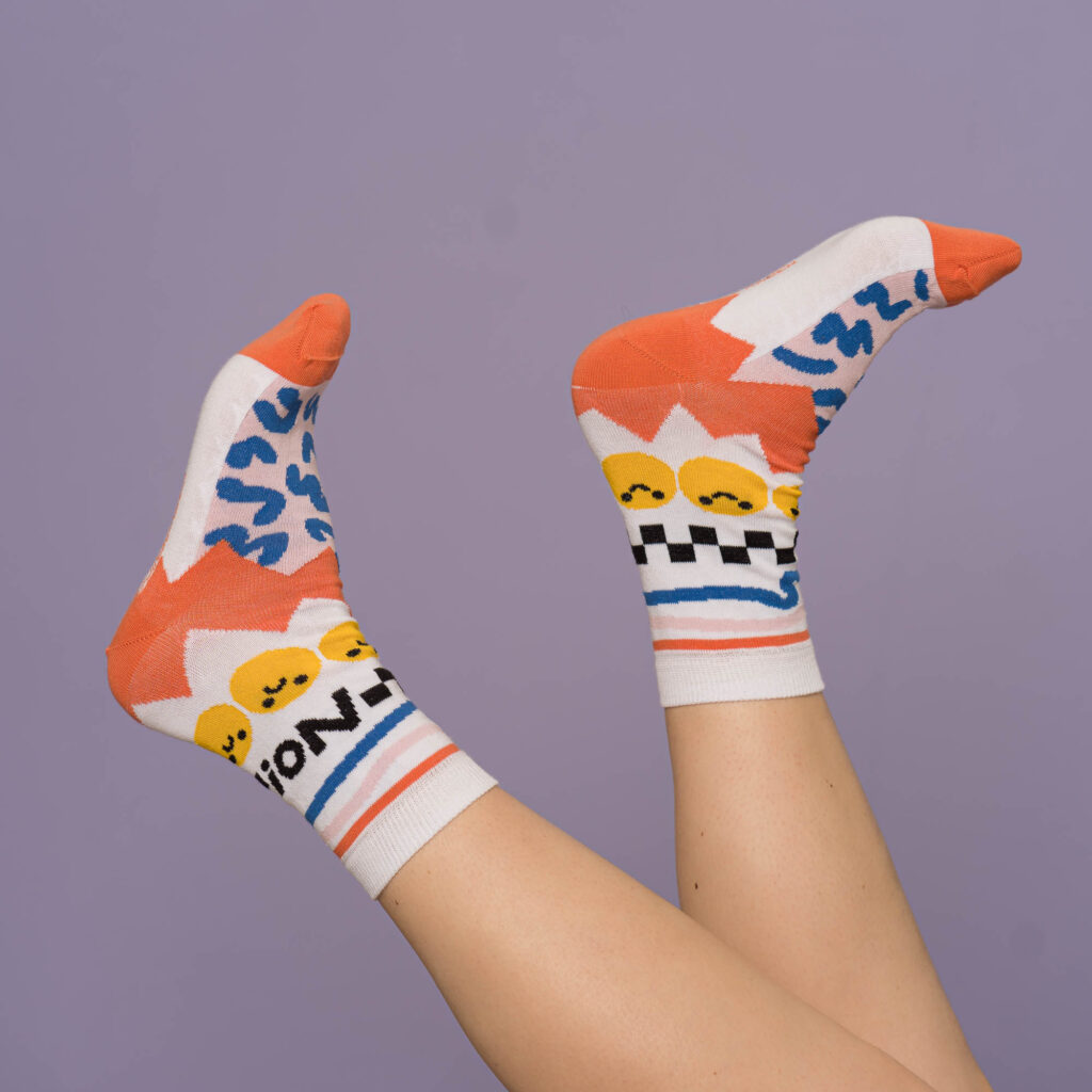 nice socks ARTIST edition - Lienke Raben red
