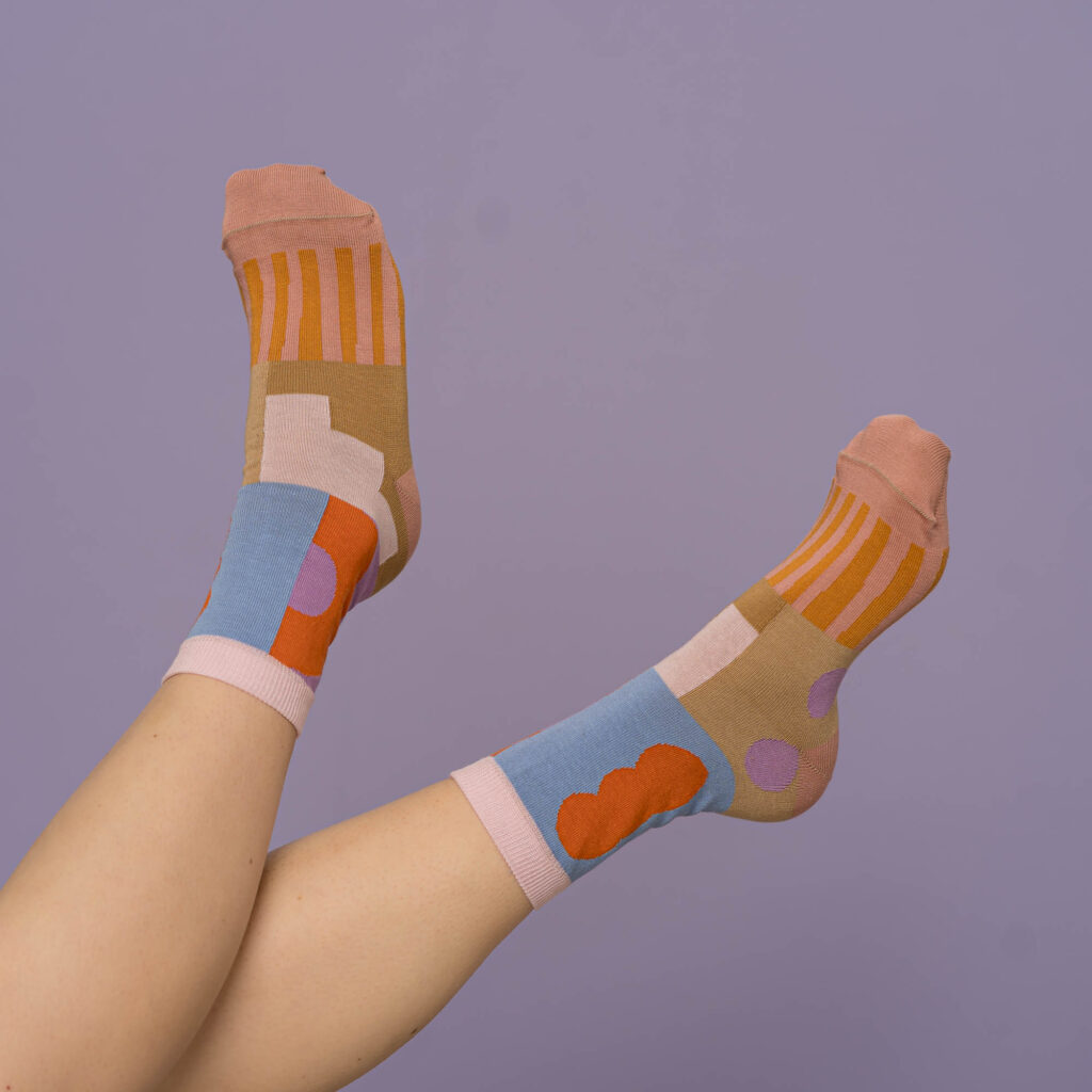 nice socks tile - rose