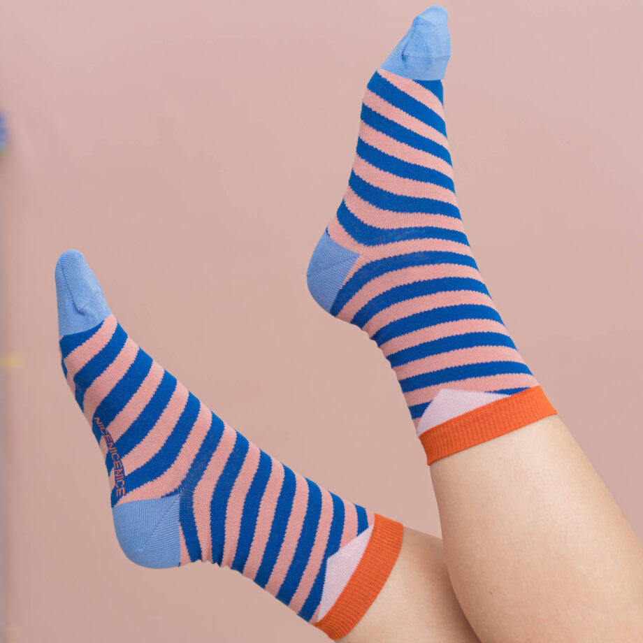 nice socks diagonal stripes - blue rose
