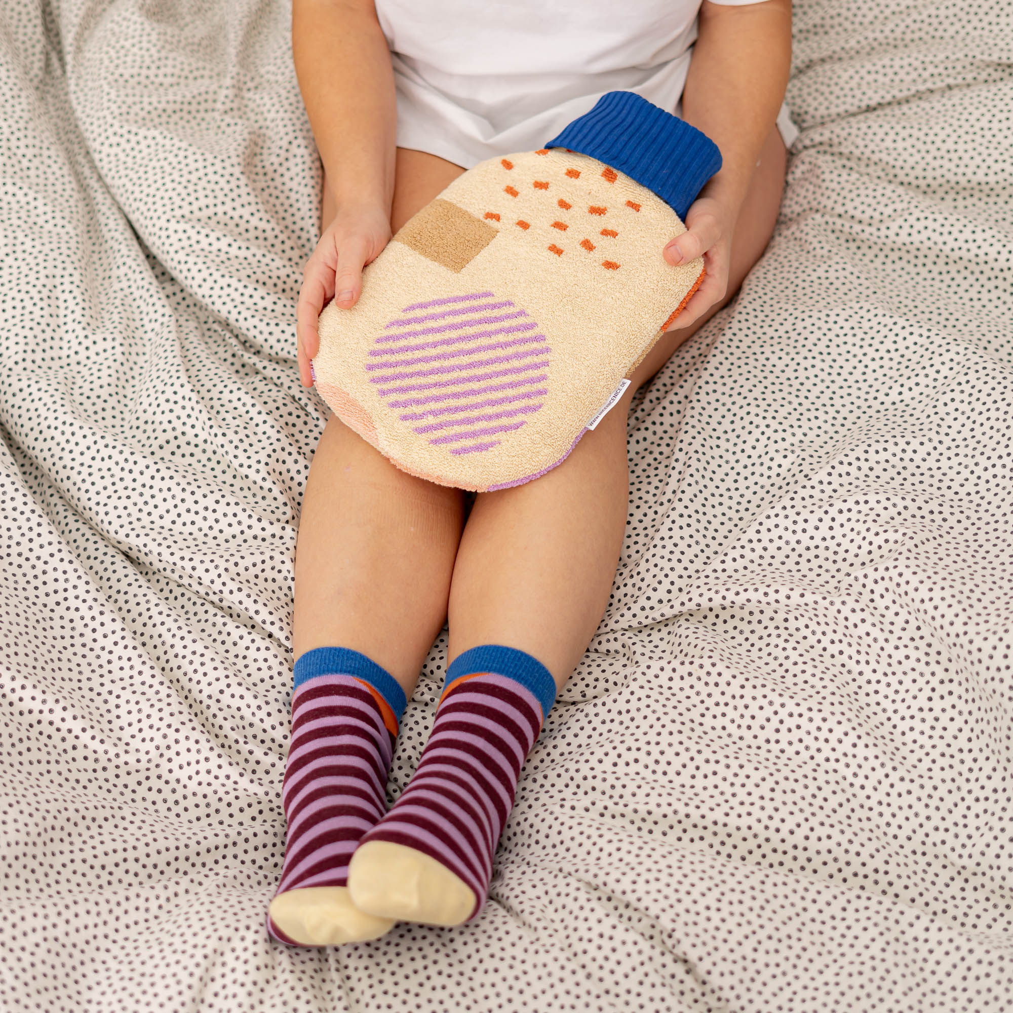 Wärmflasche knallblau shapes