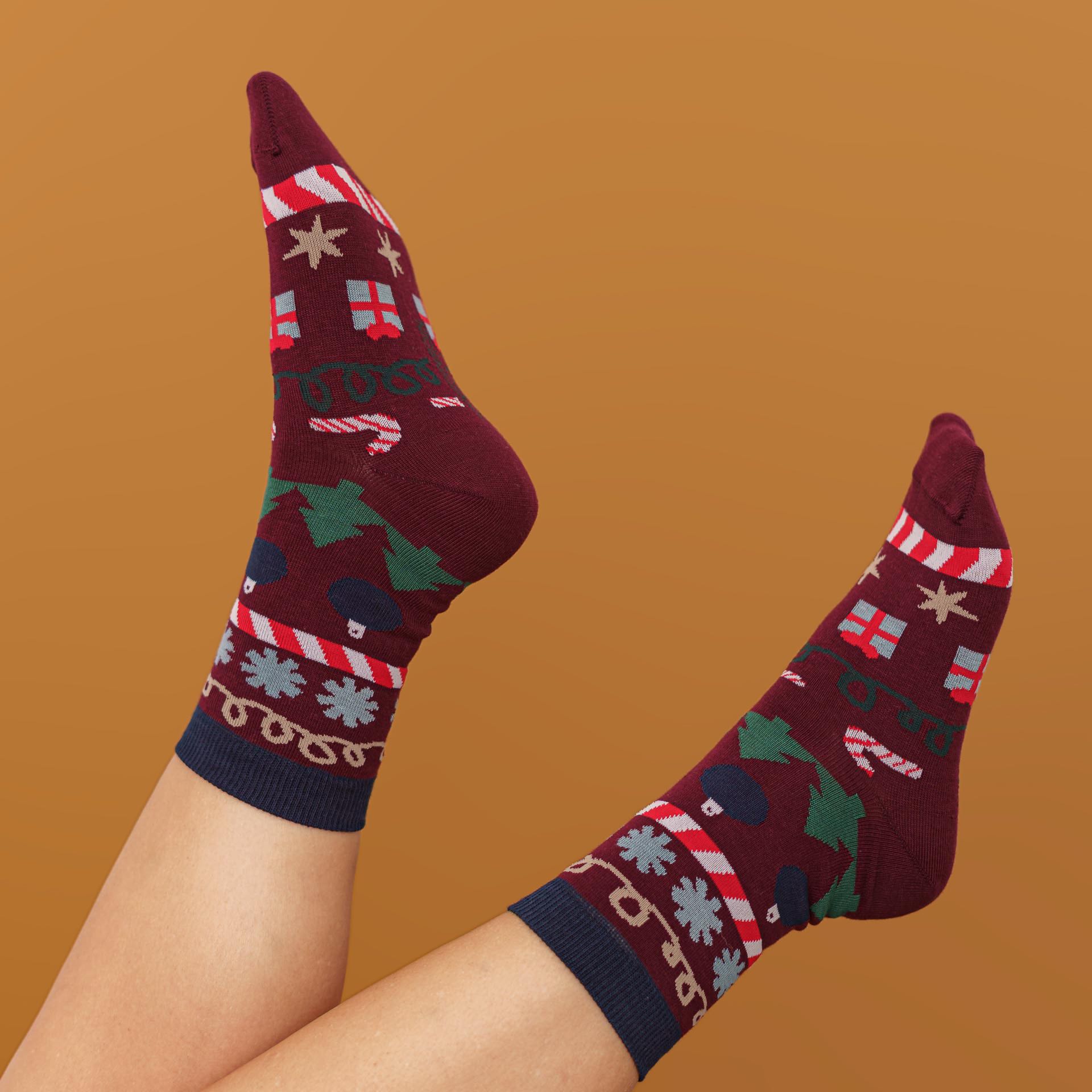xmas socks - xmas stripes red