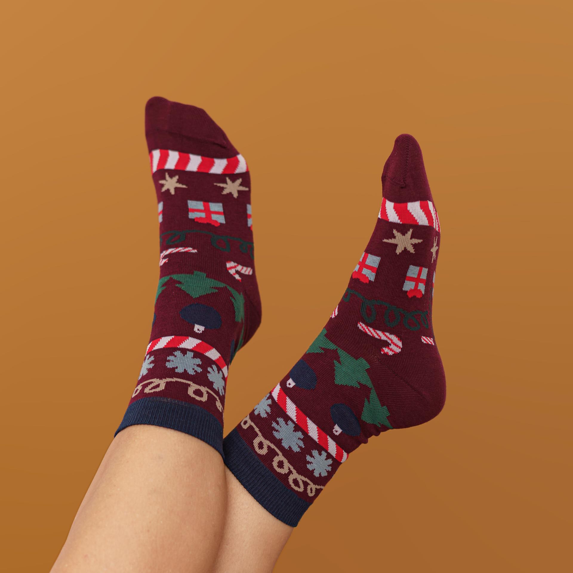 xmas socks - xmas stripes red