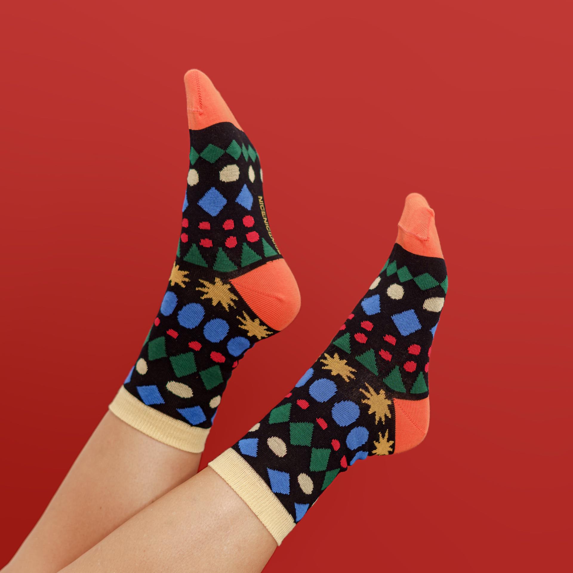 xmas socks - nordic lines black